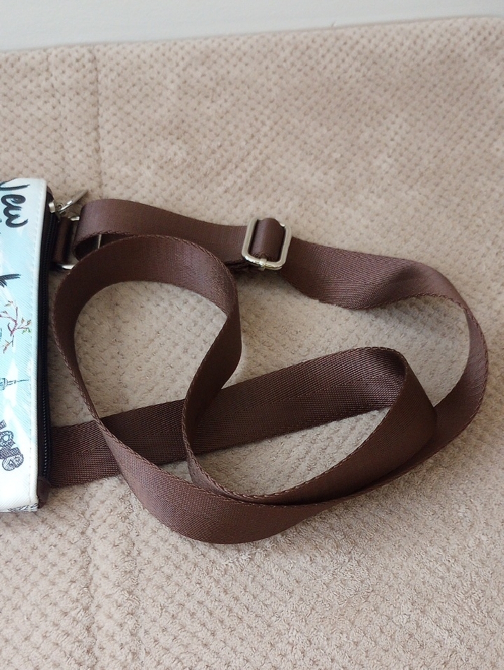 New York Design USA Crossbody Bag - Picture 7 of 8
